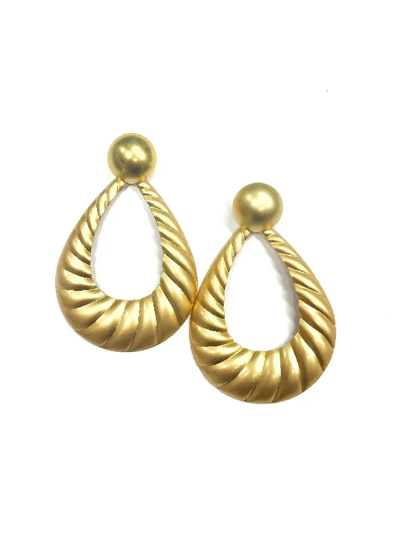 Women’s pearl drop earrings-Gwendoline