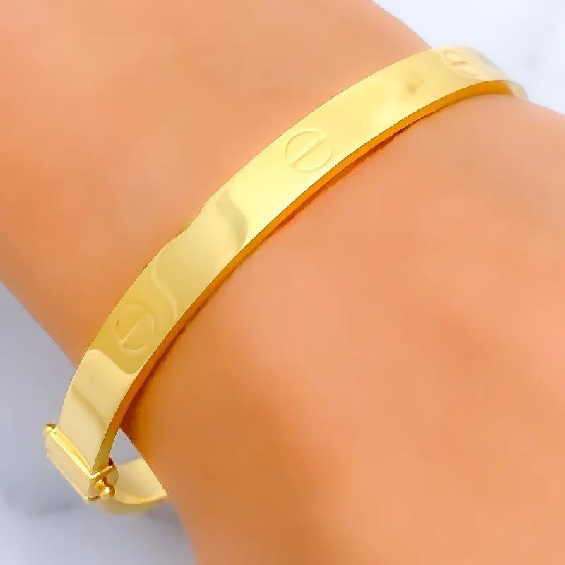 Women’s silver braided bracelets-Lovely Lavish 22K Gold Medium Screw Bangle Bracelet