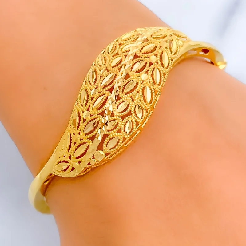 Women’s high-end bracelets-Shiny Wavy Leaf 21k Gold Bangle Bracelet