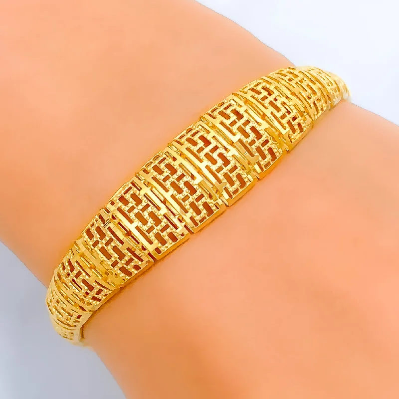 Women’s chic bracelets-Graduated Ethereal 22k Gold Bracelet