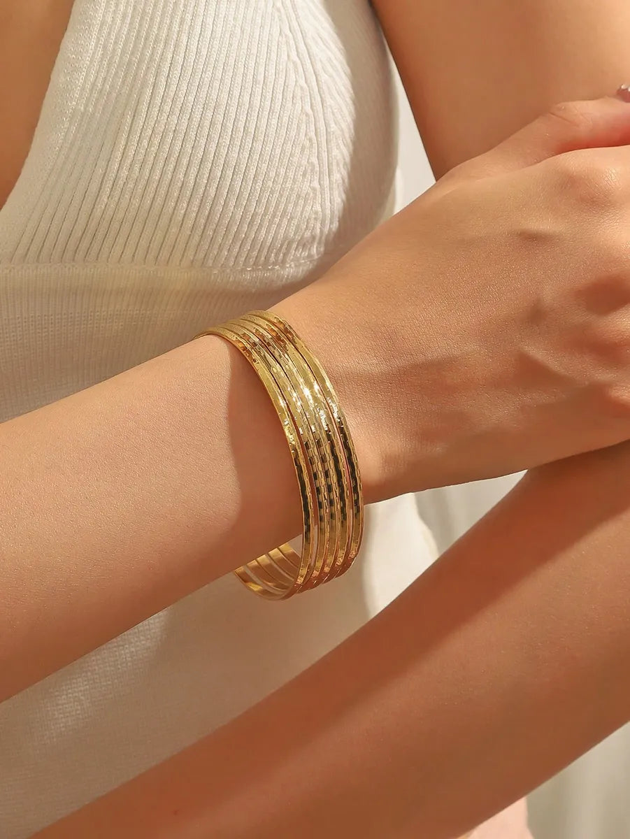 Women’s leather cuff bracelets-Vintage Style Simple Style Solid Color Titanium Steel 18K Gold Plated Bangle In Bulk