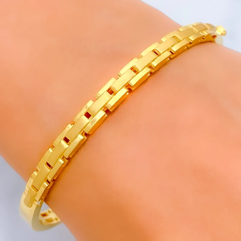 Women’s personalized bracelets-Lovely Versatile 22k Gold Bangle Bracelet