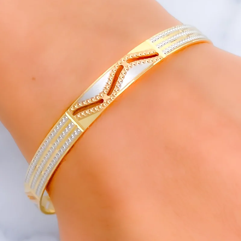 Women’s chunky bracelets-Chic High Finish 22k Gold Bangle