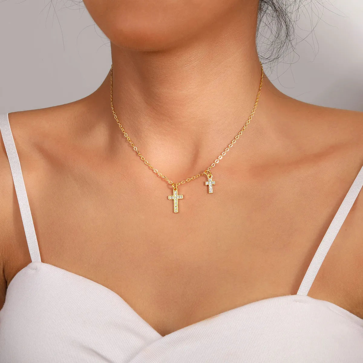 Women’s layered chain necklaces-Simple Style Solid Color Alloy Inlay Rhinestones Women's Pendant Necklace