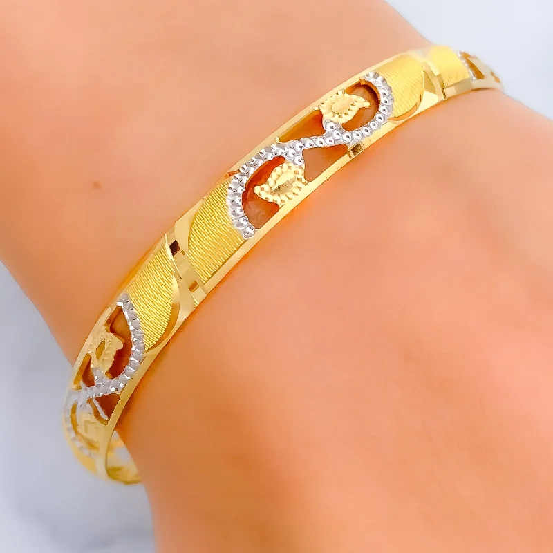 Women’s heart-shaped bracelets-Curved Cutwork 22k Gold Leaf Bangle