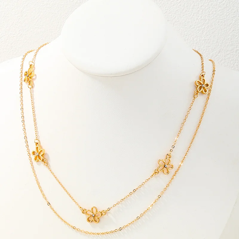 Women’s minimalist necklaces-Sweet Flower Rhinestones Alloy Wholesale Necklace