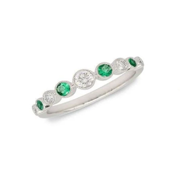 Women’s cushion halo engagement rings-Emerald and Diamond Ring