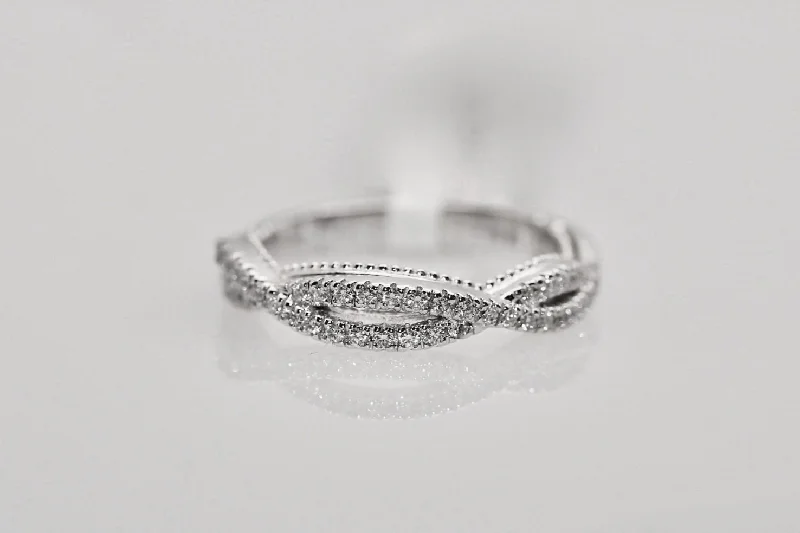 Women’s vintage-inspired diamond engagement rings-18k White Gold Diamond Ring