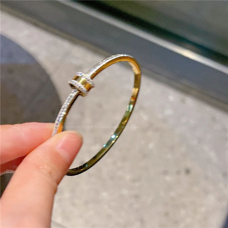 Z283-Z180-Gold Bracelet