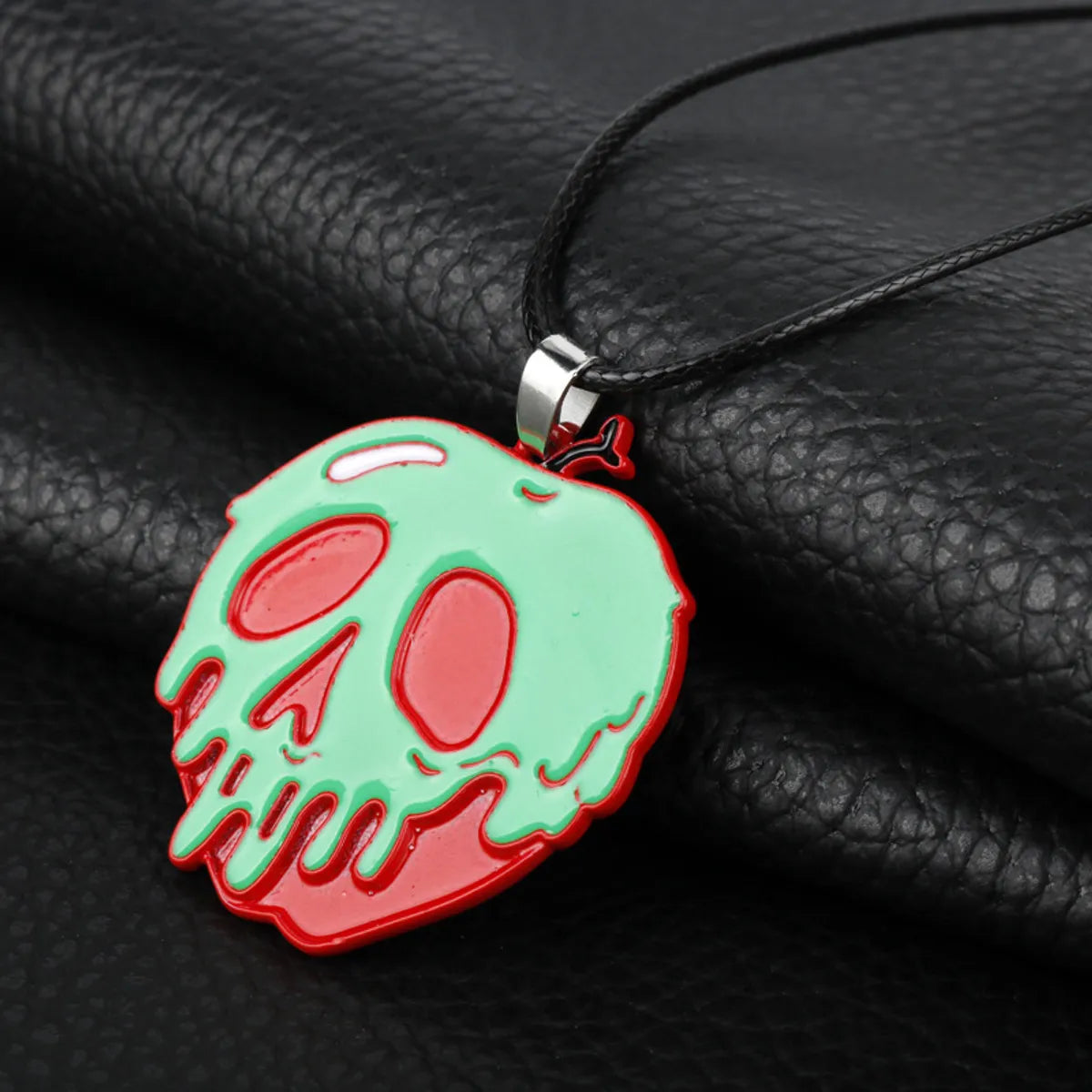 Women’s religious pendant necklaces-Fashion Skull Alloy Plating Unisex Pendant Necklace