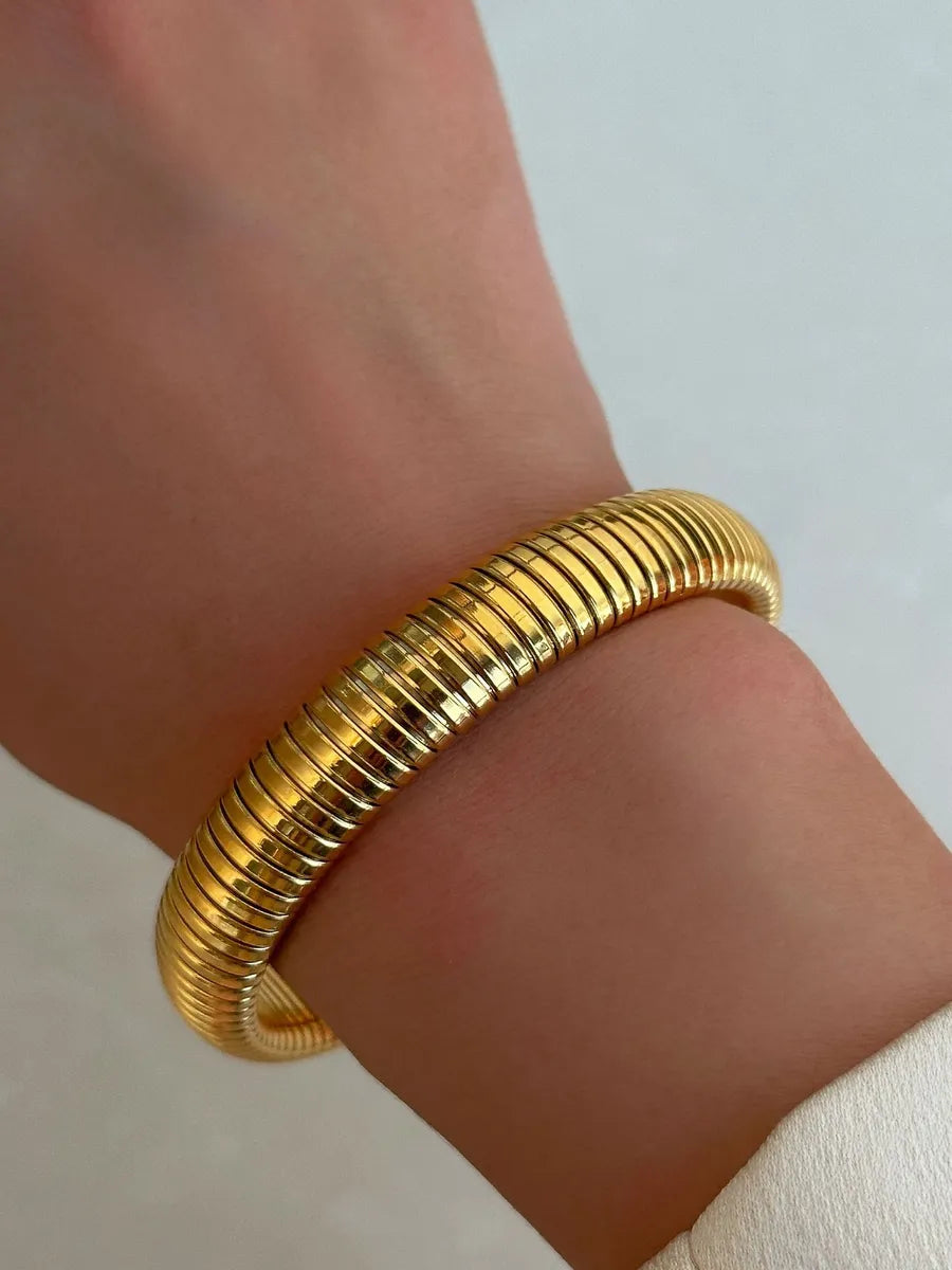 Width 10mm, Length 18cm. Gold