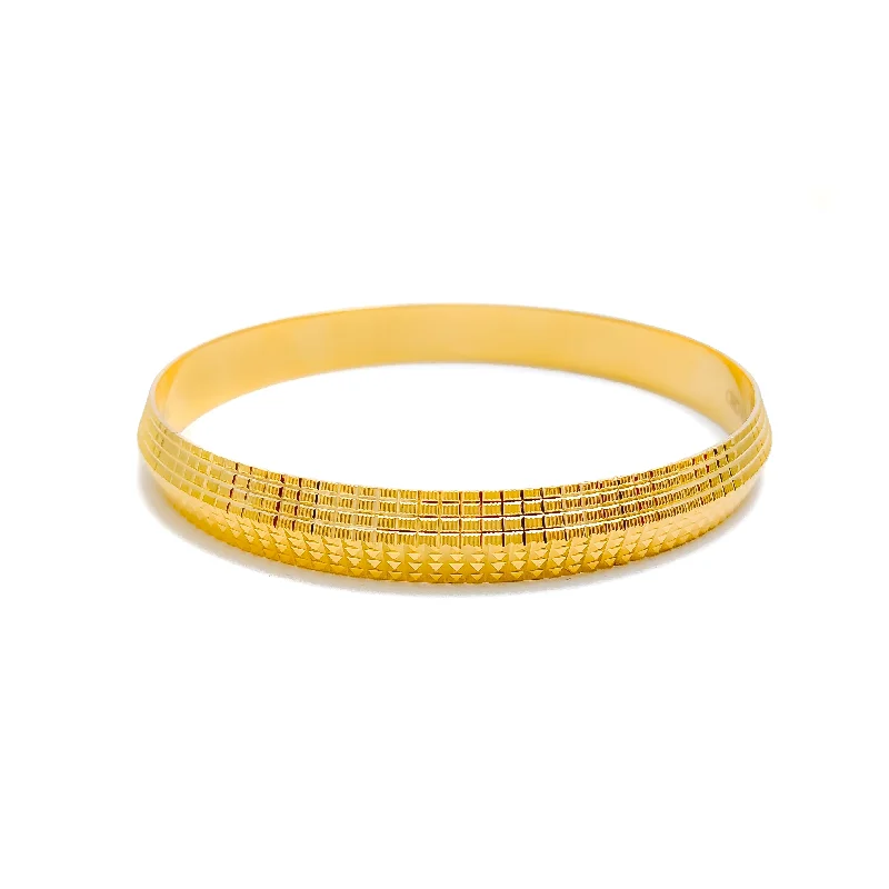 Women’s diamond bracelets-Charming Opulent Men's 22k Gold Bangle