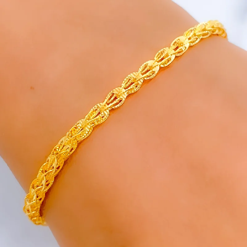 Women’s adjustable bracelets-Lovely Interlinked 22k Gold Chain Bracelet